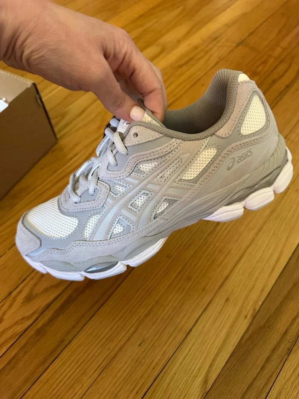 NEW in Box Asics Cream Cloud Grey Gel NYC Men’s 8 Women’s 9 1/2 1203A663-101 NWT